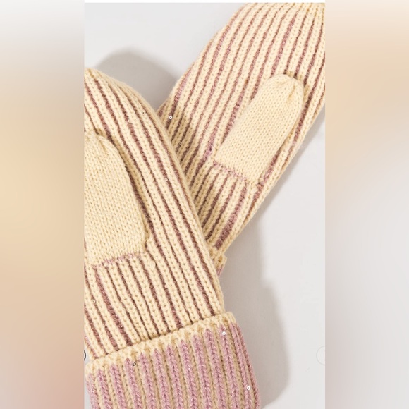 🍁NEW Fall🍁 Lilly Striped Flip Top Gloves - Picture 4 of 4